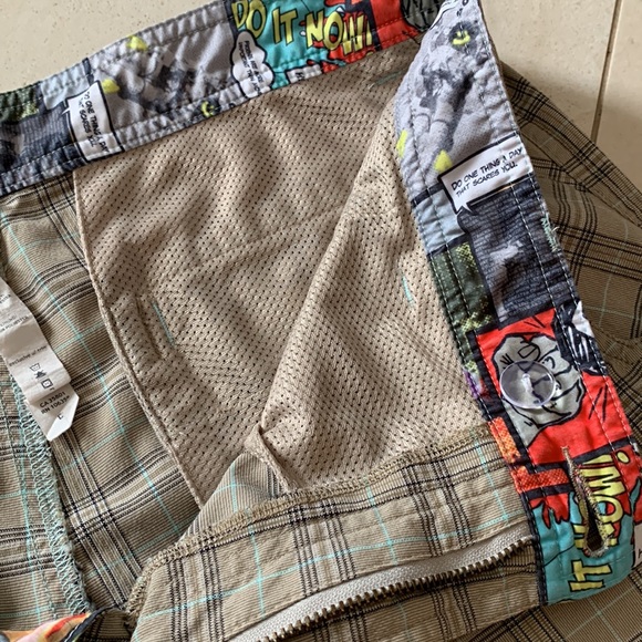 Lululemon mens short - Picture 6 of 7